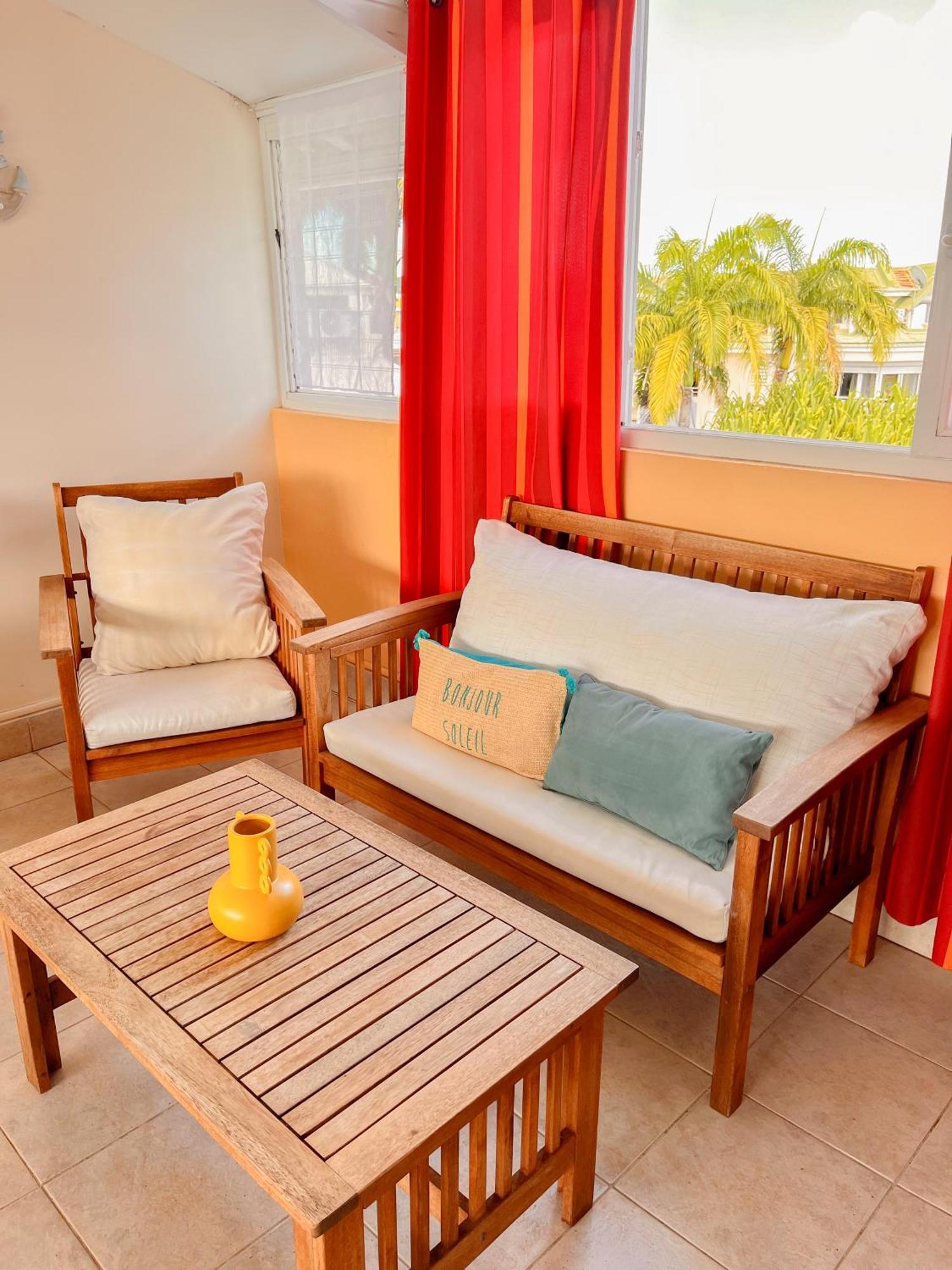 Appartement Les Yuccas, Vue Sur La Mer Et Les Montagnes Le Gosier  Εξωτερικό φωτογραφία